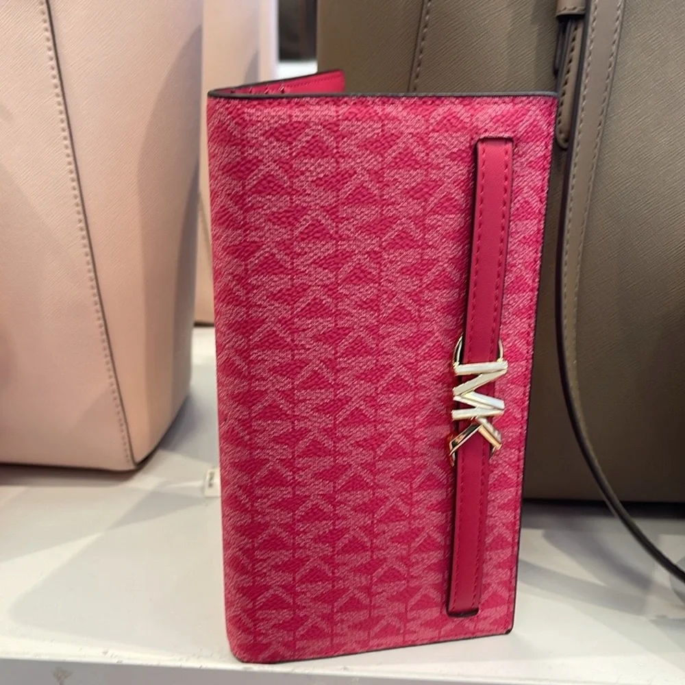 MICHAEL KORS Reed Large Snap Signature Wallet Electric Pink NWT